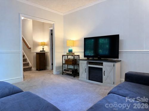 6701 Rugby Ln, Charlotte, NC, 28226-7658 | Card Image