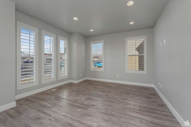 Den-Multipurpose room. | Image 9