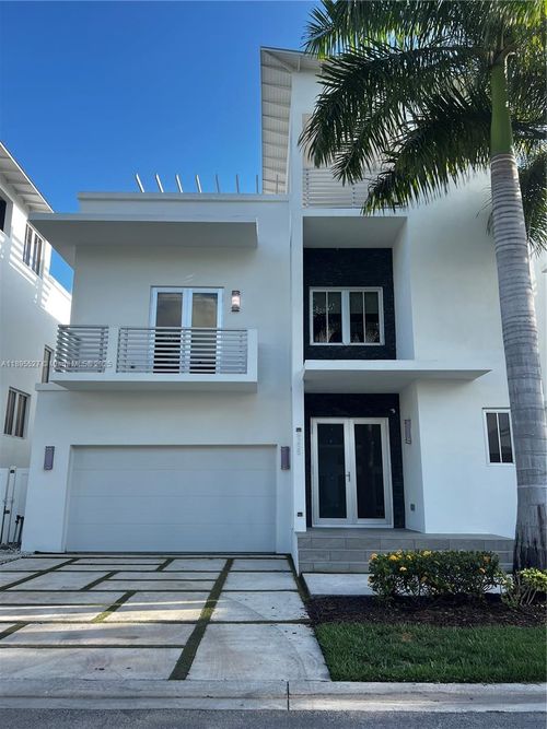 8255 Nw 34th St, Doral, FL, 33122-1130 | Card Image