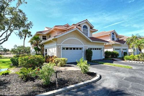 5598 Golf Pointe Dr, Sarasota, FL, 34243-3645 | Card Image