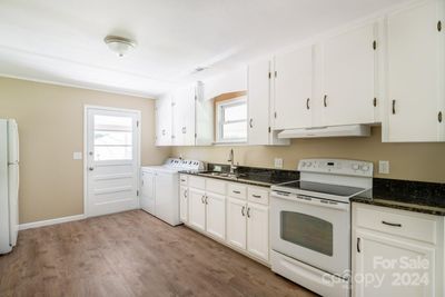 Upper Unit Kitchen | Image 3