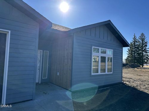 119 3rd St, Riverdale, ND, 58565-7704 | Card Image