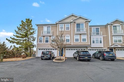35 Bayside Dr, Somers Point, NJ, 08244-1018 | Card Image