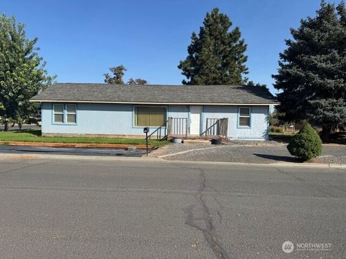 200 E 4th Ave, Warden, WA, 98857-9306 | Card Image