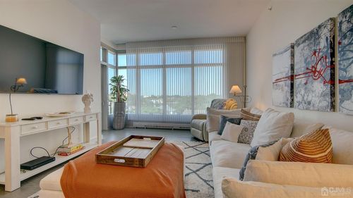 424-15 Morris Ave, Long Branch, NJ, 07740-3803 | Card Image