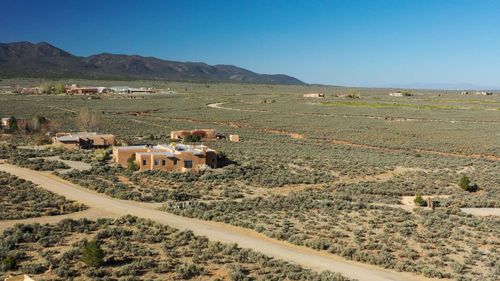 63 C Vista Del Ocaso Rd, Ranchos De Taos, NM, 87557-8758 | Card Image