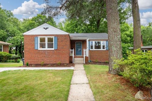 205 Crestwood Dr, Colonial Heights, VA, 23834-2420 | Card Image