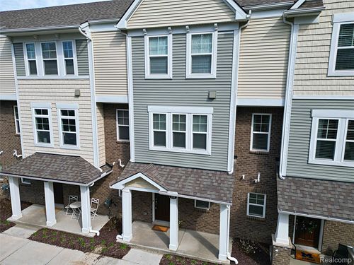 76-204 Sean St, Brighton, MI, 48116-3508 | Card Image