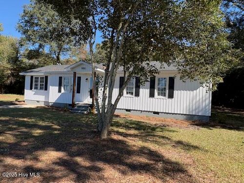 4061 Ferrell Rd, Kinston, NC, 28501-7142 | Card Image