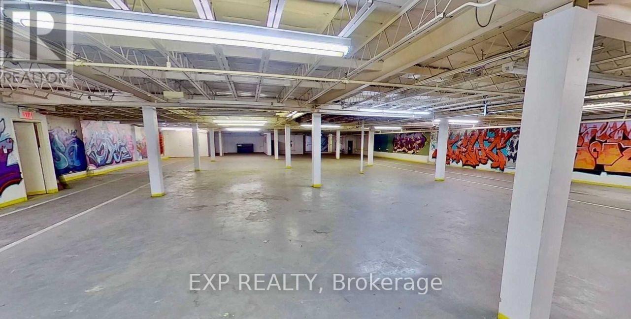 Commercial Lease in Oshawa (O'Neill)
