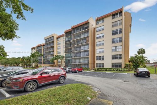 411-3821 Environ Blvd, Lauderhill, FL, 33319-4218 | Card Image