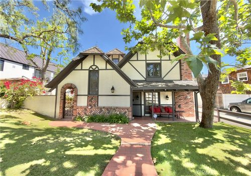 327 Aster, Laguna Beach, CA, 92651 | Card Image