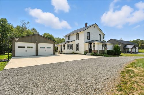 246 Lyons Rd, Stoneboro, PA, 16153-2318 | Card Image