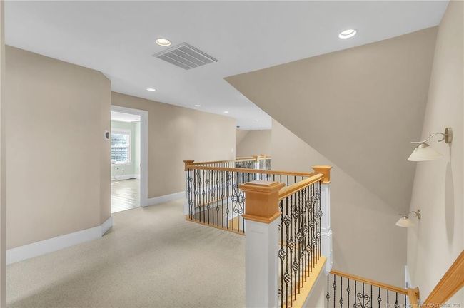 Top of stairs second floor | Image 38