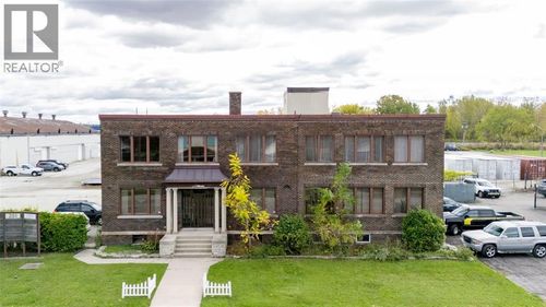 4-251 Campbell St, Sarnia, ON, N7T2H2 | Card Image