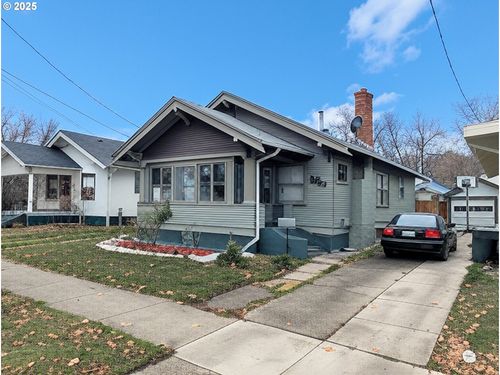 1302 9th St, La Grande, OR, 97850-2415 | Card Image