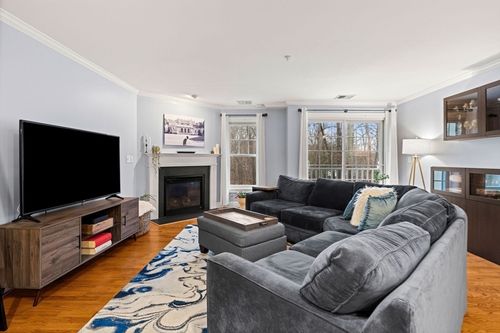 unit-203-19 Broad St, Merrimac, MA, 01860-2300 | Card Image