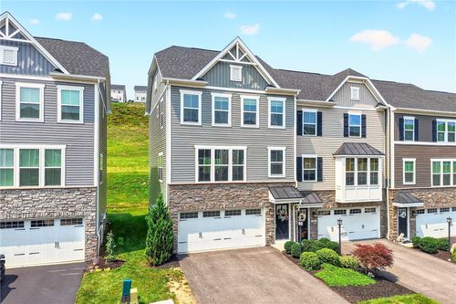 4009 Crown Dr, South Park, PA, 15129-5574 | Card Image