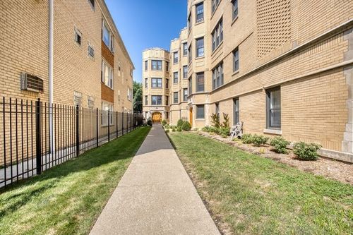 ge-7520 Winchester Ave, Chicago, IL, 60626-6612 | Card Image