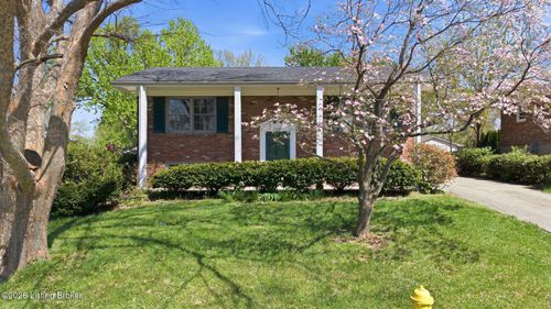 5917 Whispering Hills Blvd, Louisville, KY, 40219-2539 | Card Image