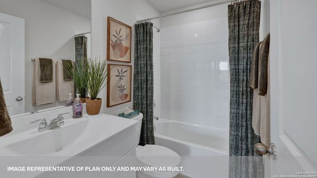 1017 Seedling Ln, House other with 4 bedrooms, 3 bathrooms and null parking in Seguin TX | Image 10