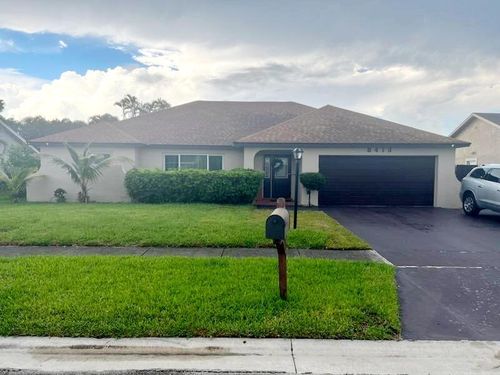 8413 Linden Way, Lake Worth, FL, 33467-6252 | Card Image