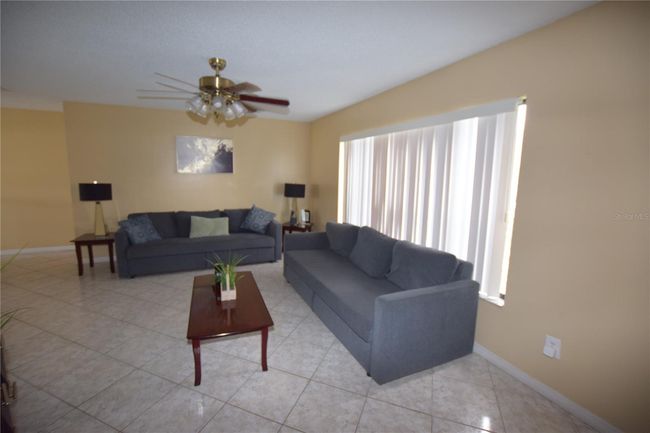 1090 Jason Ridge Ct, House other with 3 bedrooms, 2 bathrooms and null parking in Kissimmee FL | Image 10