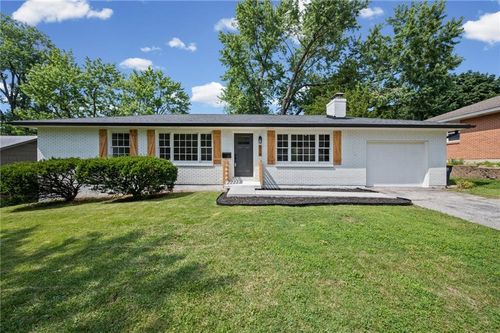 518 E 90th Terrace, Kansas City, MO, 64131 | Card Image