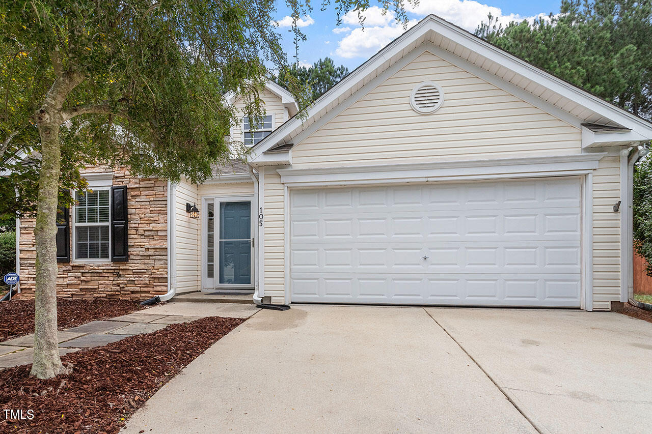 Westcott Ct, Holly Springs, NC 27540