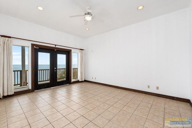 1810 N Shore Dr, House other with 3 bedrooms, 3 bathrooms and 2 parking in Port Isabel TX | Image 7