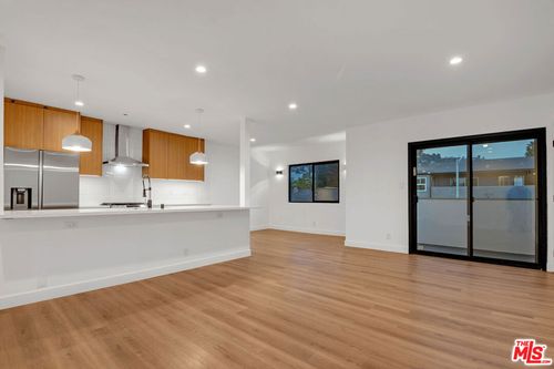 5-950 Havenhurst Dr, West Hollywood, CA, 90046-6937 | Card Image