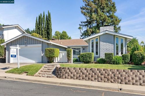 3522 Honeysuckle Way, Concord, CA, 94518-2321 | Card Image