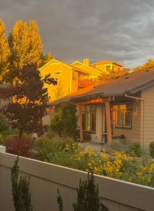 432 Nandina St, Ashland, OR, 97520-9565 | Card Image