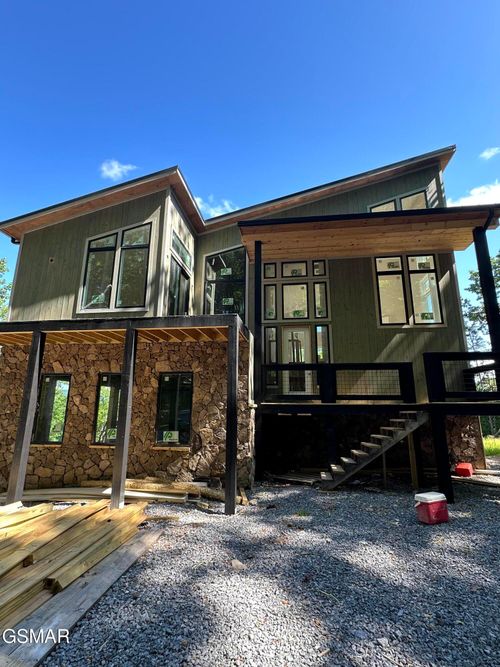 1637 Bench Mountain Way, Sevierville, TN, 37862-8758 | Card Image