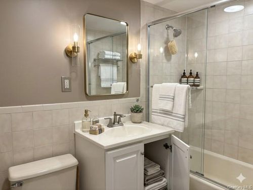 apt-2a-5616 Seabury St, Elmhurst, NY, 11373-4868 | Card Image