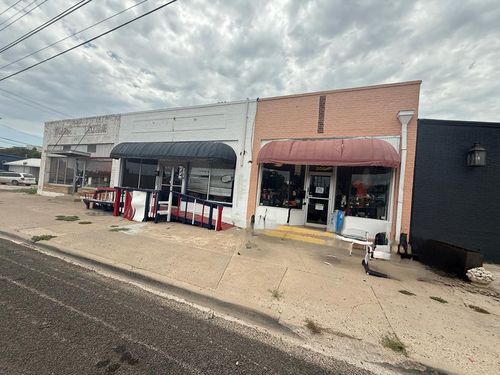 203&205 N Main St, San Angelo, TX, 76903-5952 | Card Image