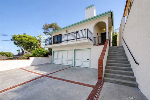 823 W 20th St, San Pedro, CA, 90731-5317 | Card Image