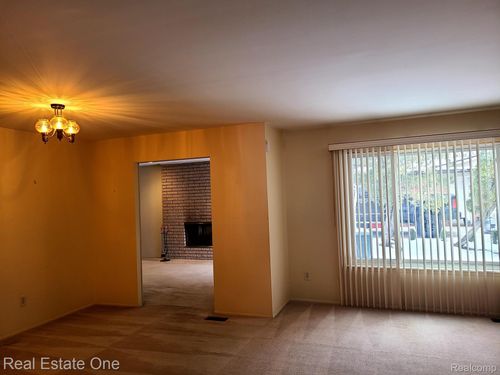 29540 Red Leaf Drive, Southfield, MI, 48076 | Card Image