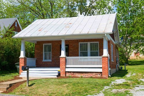 126 Park Blvd, STAUNTON, VA, 24401-3056 | Card Image