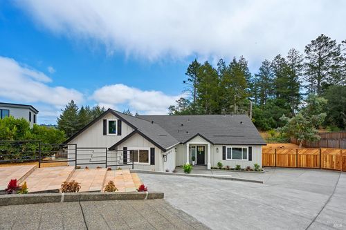 2016 Eagle Ct, Santa Rosa, CA, 95403-0933 | Card Image
