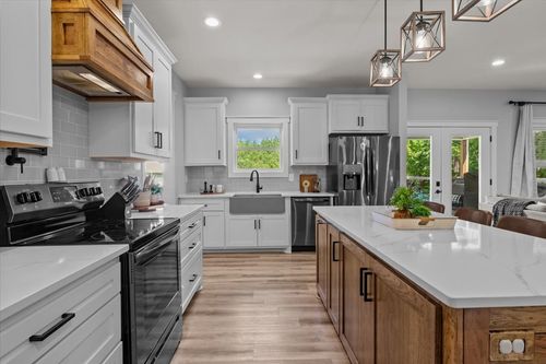 1119 Gallion Rd, Cumberland Furnace, TN, 37051-4417 | Card Image
