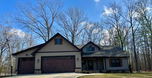 701 Westchester Dr, Crossville, TN, 38558-7402 | Card Image