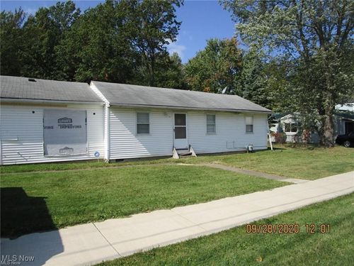2817 Cemetery Rd, Ashtabula, OH, 44004-9444 | Card Image