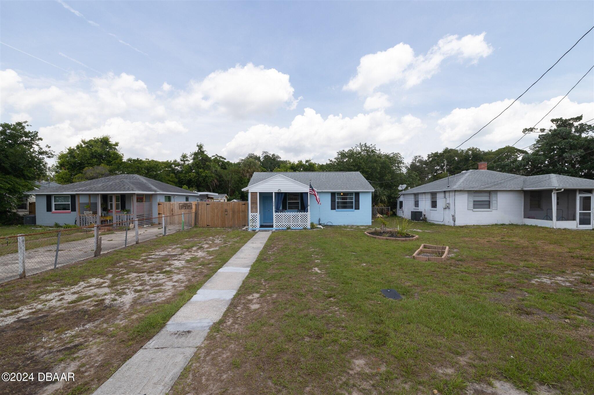 Martha Dr, Daytona Beach, FL 32117