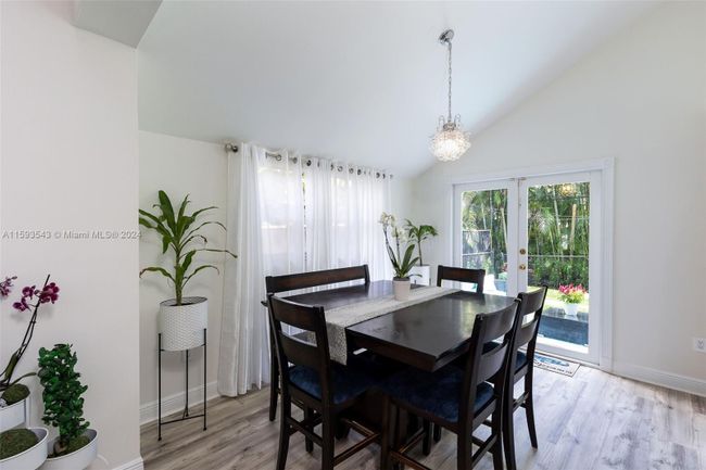 323 Sarto Ave, House other with 4 bedrooms, 3 bathrooms and null parking in Coral Gables FL | Image 12