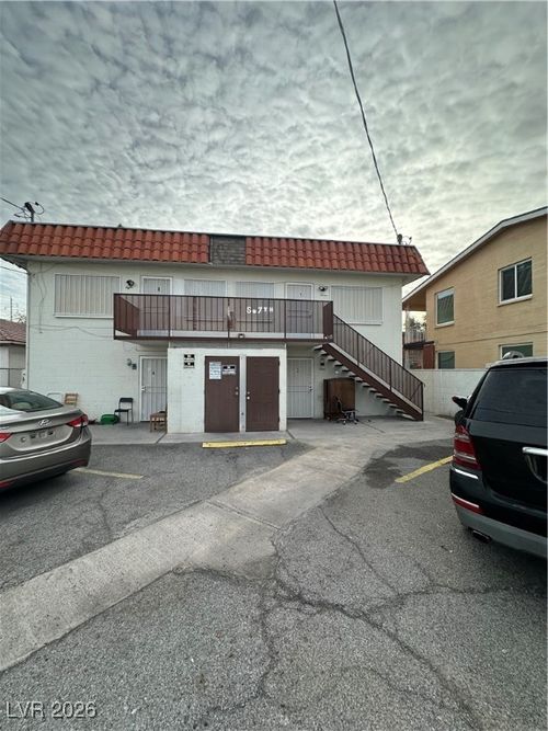 3-818 S 7th St, Las Vegas, NV, 89101-6925 | Card Image