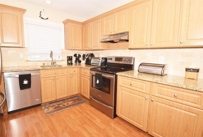 Granite counters, SS appliances | Image 7