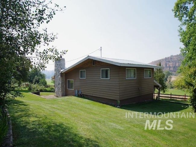 2671 W Fork Rd, House other with 4 bedrooms, 2 bathrooms and 4 parking in Fruitvale ID | Image 9