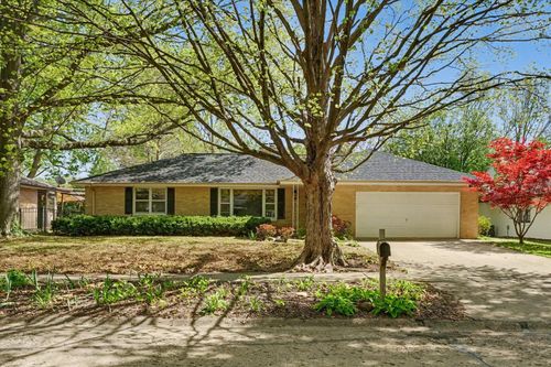 1105 Foothill Dr, Champaign, IL, 61821-5620 | Card Image