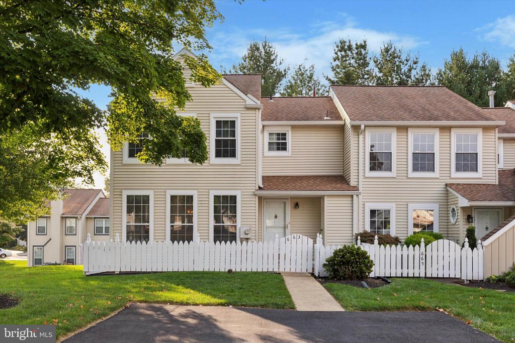 Croft Dr, Southampton, PA 18966